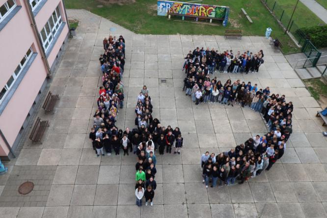 45JaheSchule.jpg